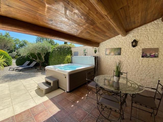 Mas Beau Soleil & Spa Cottages De Charme Avec Jacuzzi&Jardin Prives แซ็งต์-เรมีย์-เดอ-โพรวองซ์ ภายนอก รูปภาพ